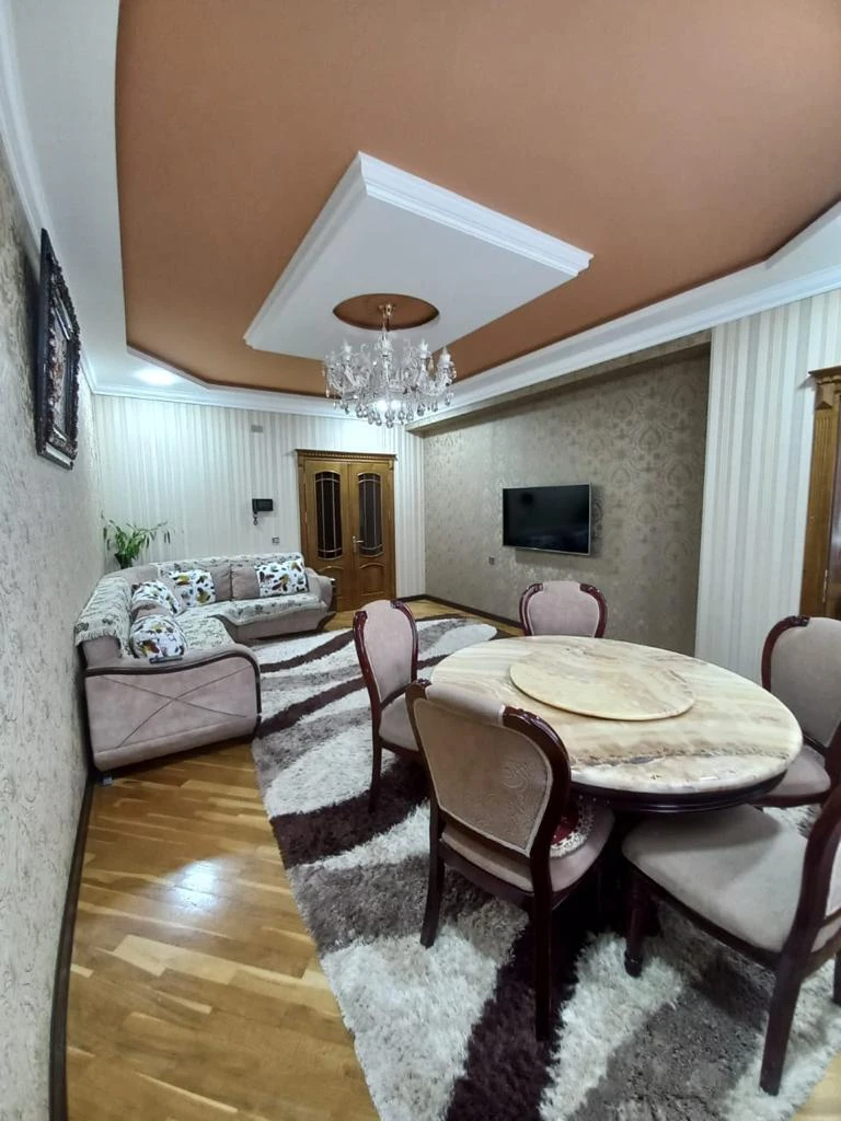 Satılır yeni tikili 3 otaqlı 100 m², Gənclik m.-1 Satılır yeni tikili 3 otaqlı 100 m², Gənclik m.-1