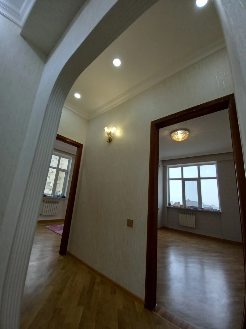 Satılır yeni tikili 3 otaqlı 92 m², İnşaatçılar m.-1