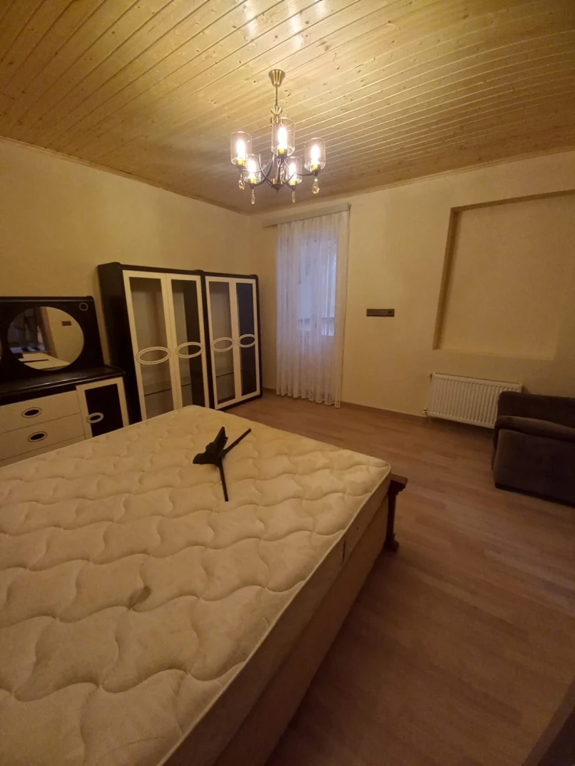 İcarə ev/villa 3 otaqlı 100 m², İnşaatçılar m.-1