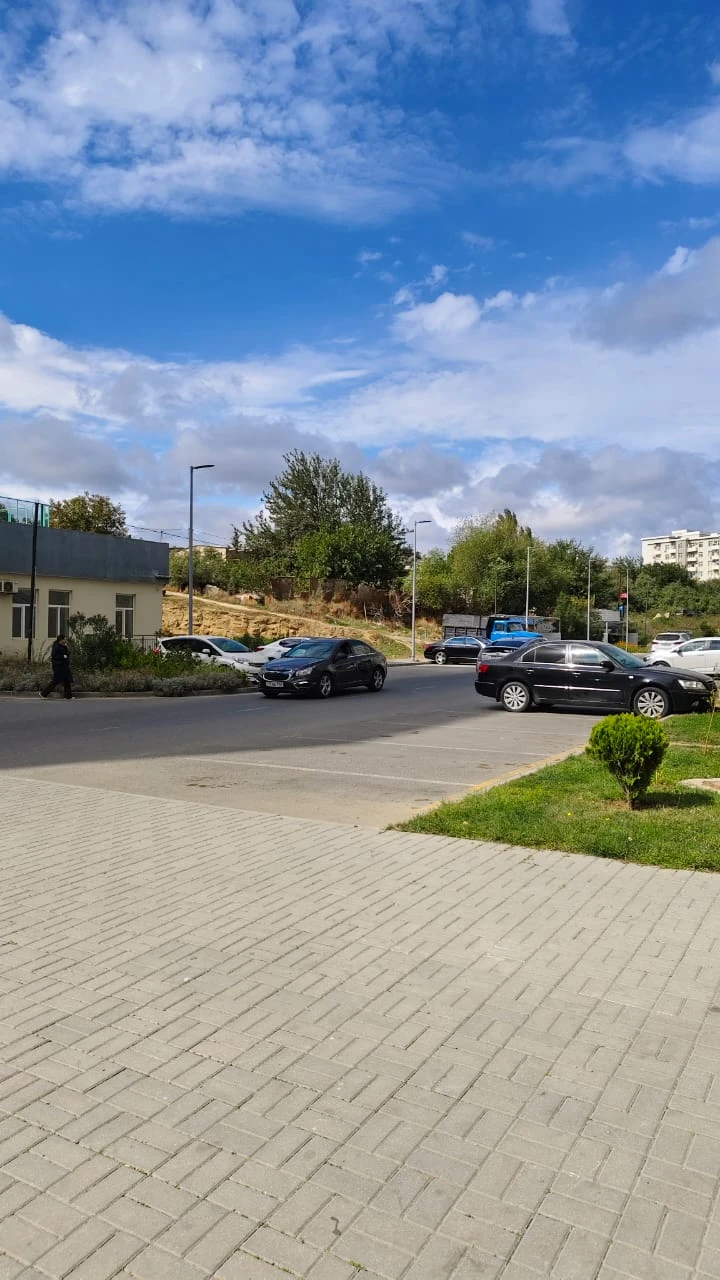 Satılır yeni tikili 2 otaqlı 60 m²,  İnşaatçılar m.-1