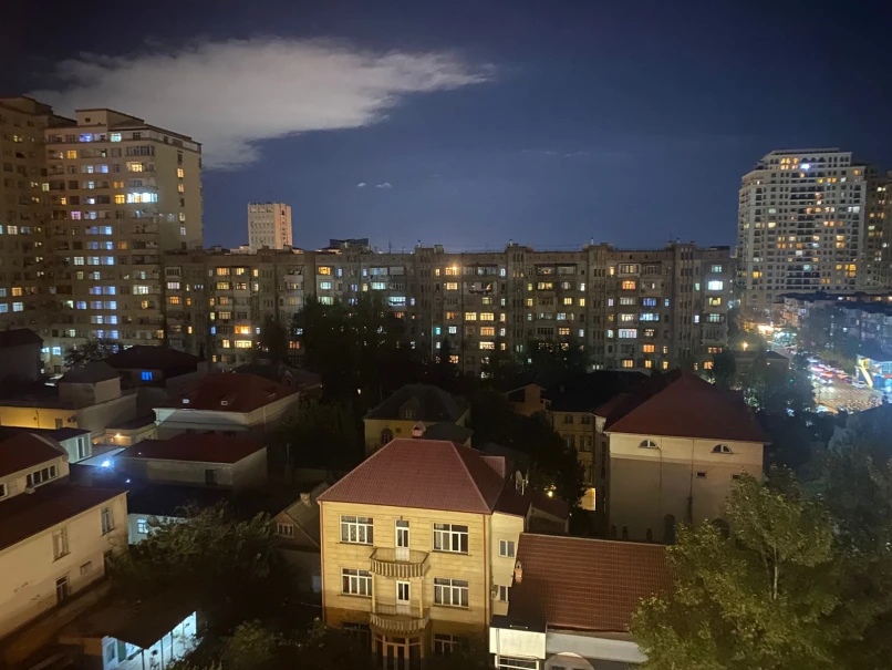 İcarə köhnə tikili 2 otaqlı 65 m²,  Elmlər Akademiyası m.-1