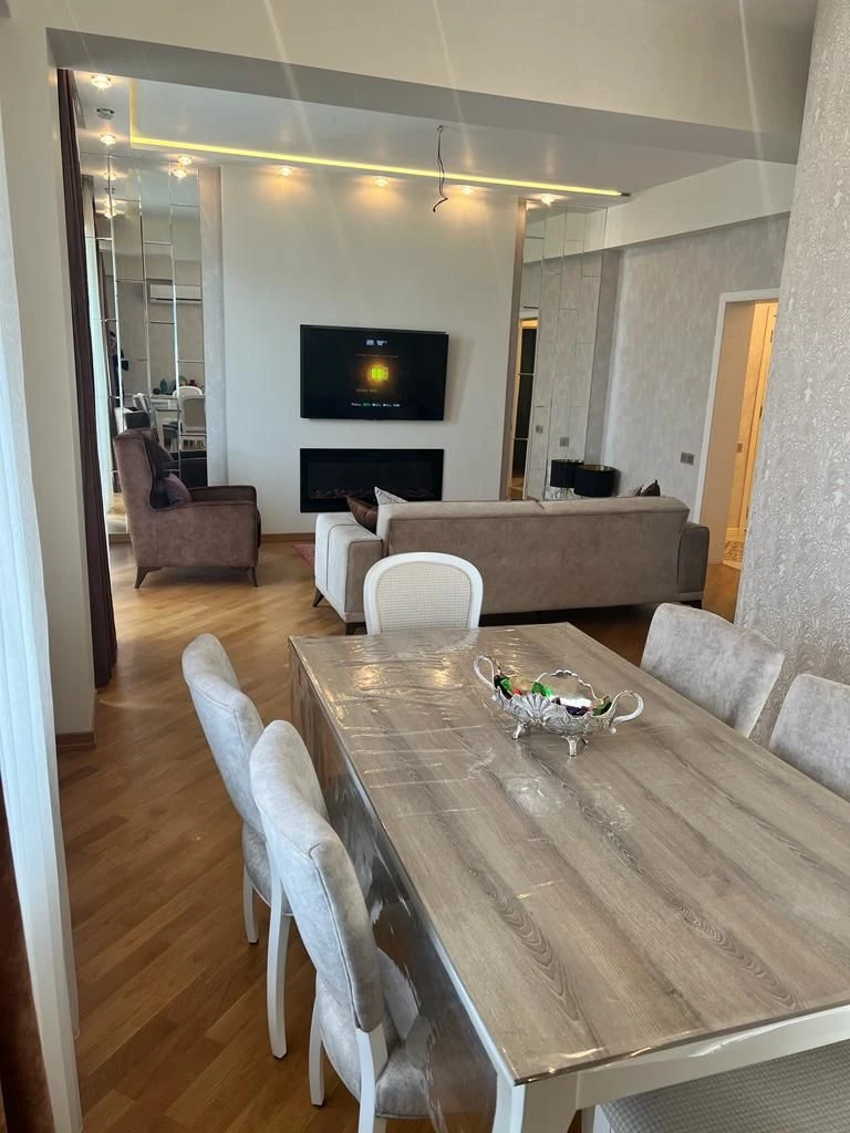 Satılır yeni tikili 2 otaqlı 72 m², Yeni Yasamal q.-1