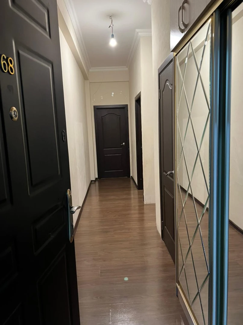 Satılır yeni tikili 2 otaqlı 60 m², İnşaatçılar m.-1