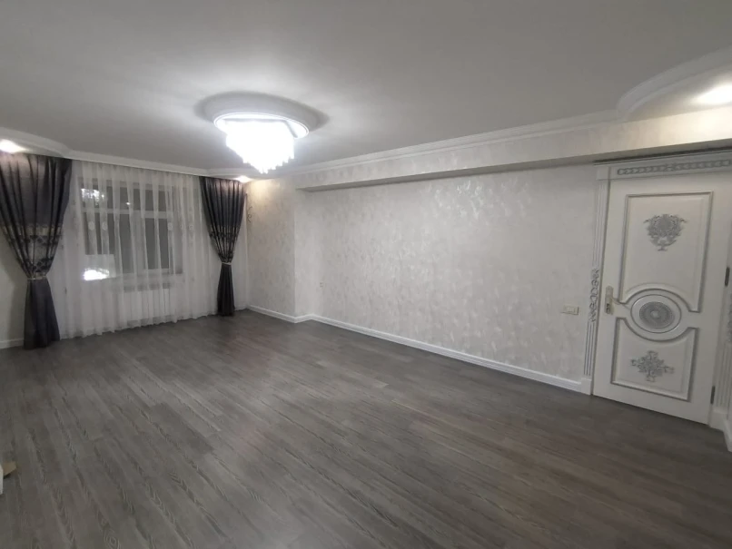 Satılır yeni tikili 2 otaqlı 77 m², İnşaatçılar m.-1