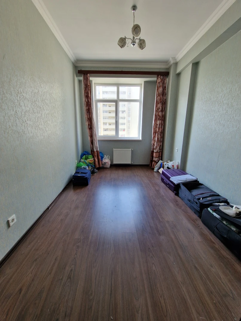 Satılır yeni tikili 3 otaqlı 75 m², İnşaatçılar m.-1