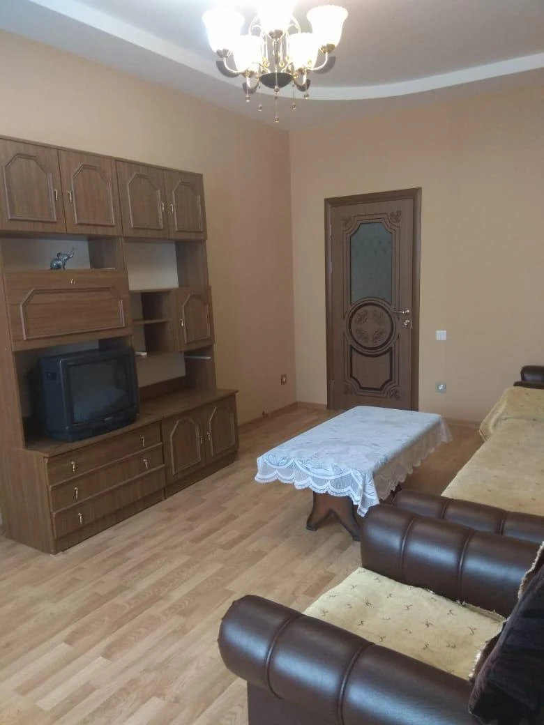 İcarə yeni tikili 3 otaqlı 80 m², İnşaatçılar m.-1