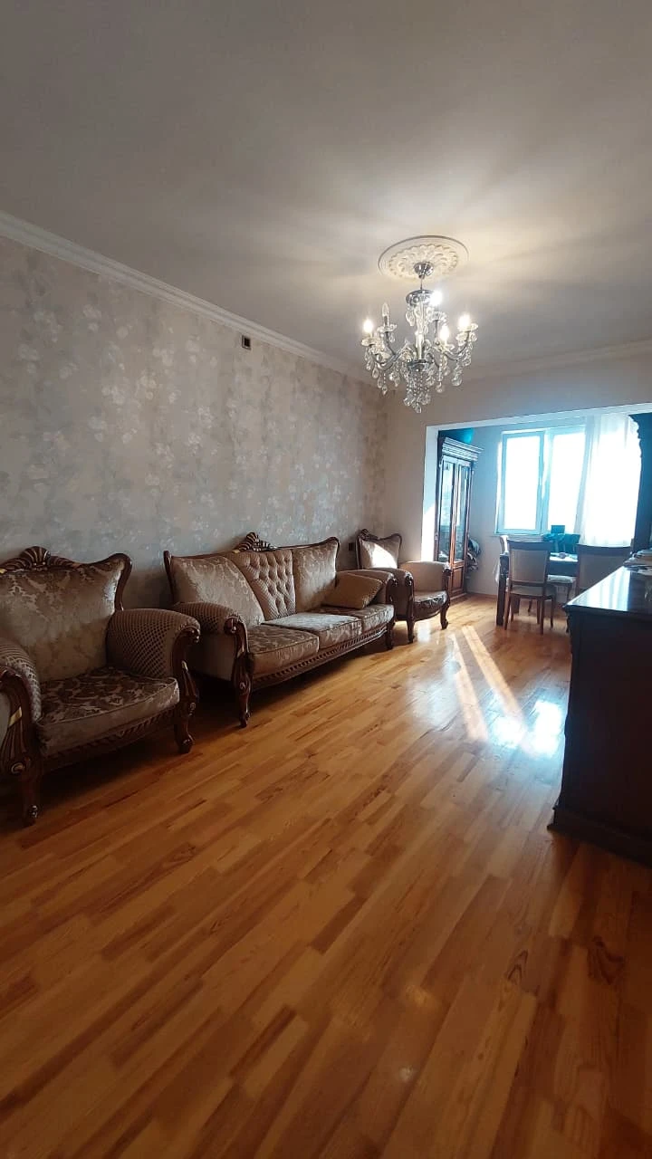 Satılır köhnə tikili 4 otaqlı 110 m²,  İnşaatçılar m.-1