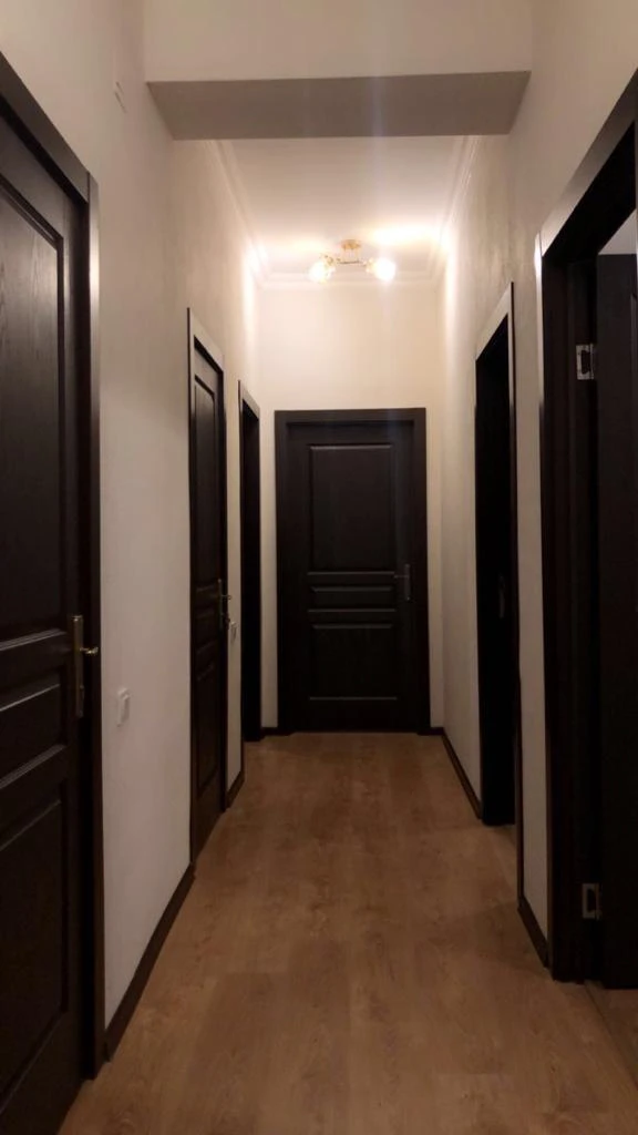 İcarə yeni tikili 3 otaqlı 75 m², İnşaatçılar m.-1