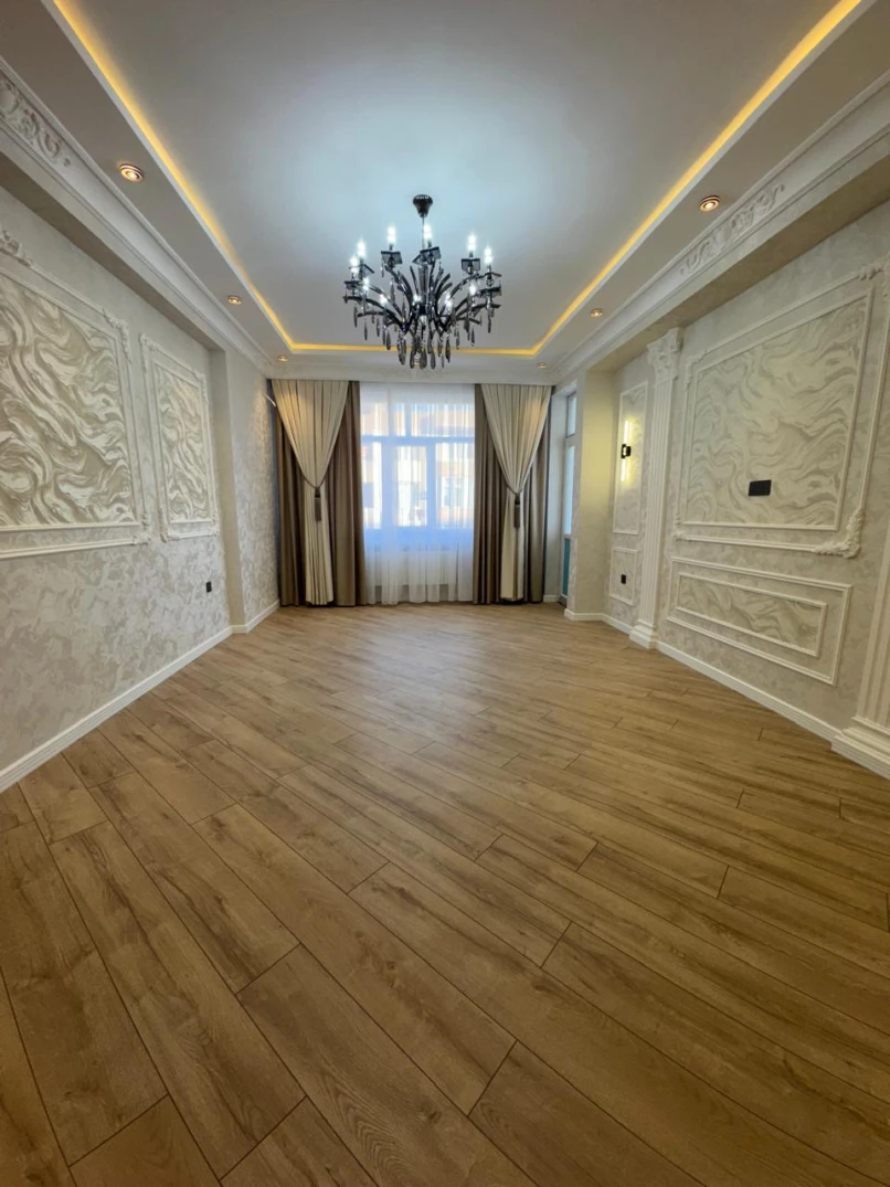 Satılır yeni tikili 3 otaqlı 130 m²,  İnşaatçılar m.-1