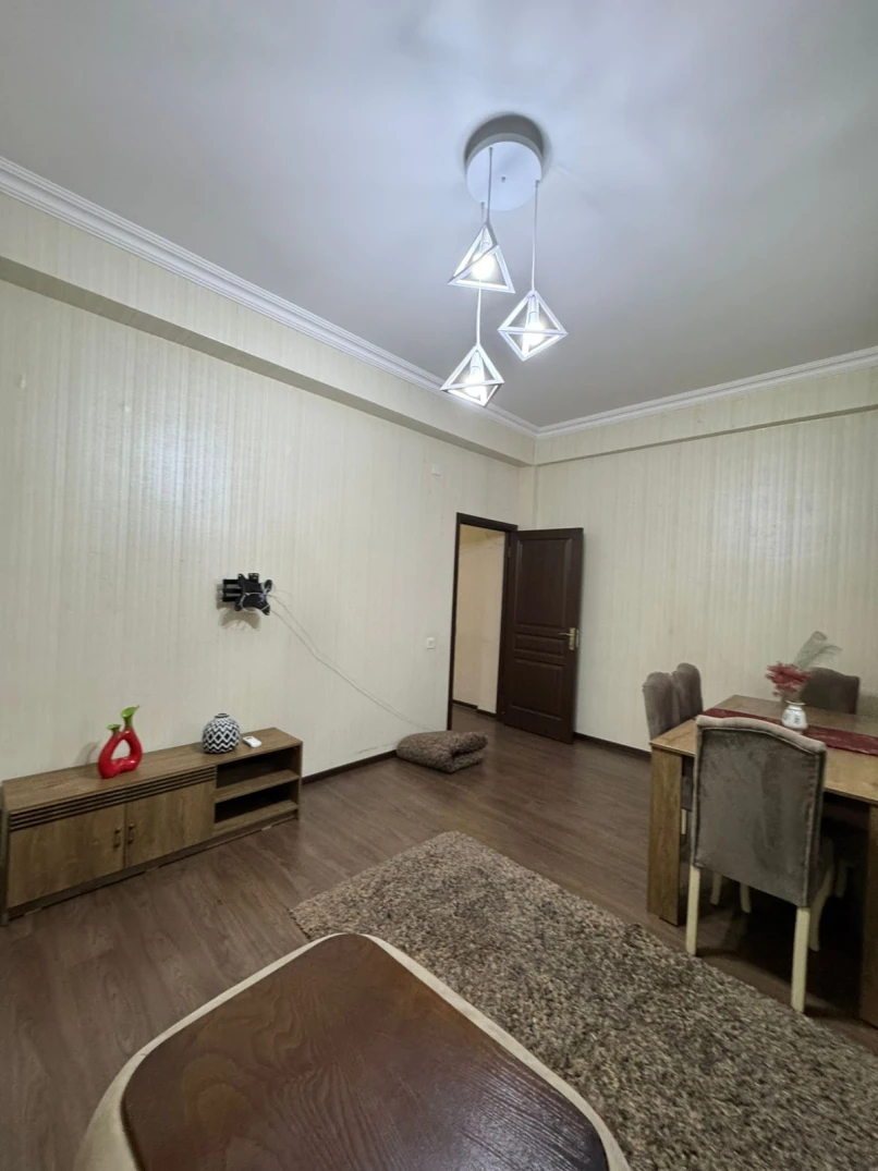 Satılır yeni tikili 2 otaqlı 60 m², İnşaatçılar m.-1