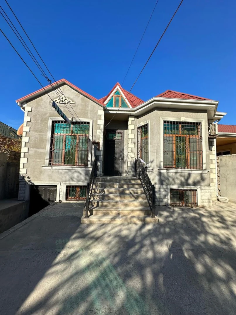 Satılır ev/villa 4 otaqlı 125 m², Bakıxanov-1 Satılır ev/villa 4 otaqlı 125 m², Bakıxanov-1