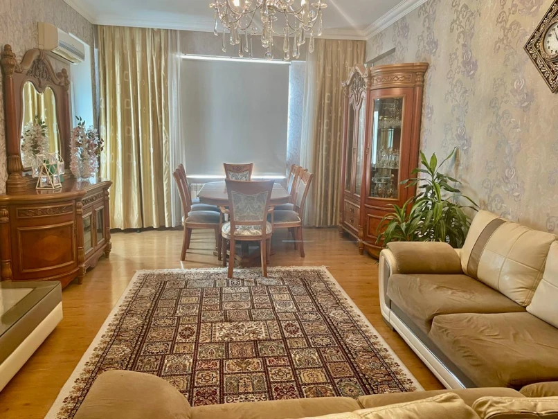 Satılır yeni tikili 2 otaqlı 80 m², İnşaatçılar m.-1