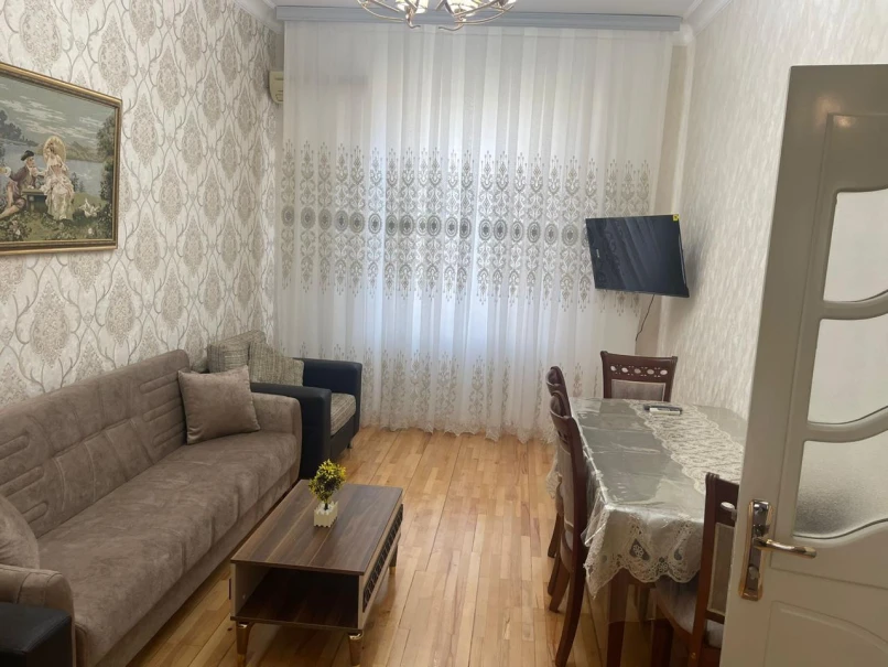 İcarə köhnə tikili 2 otaqlı 70 m², Sahil m.-1