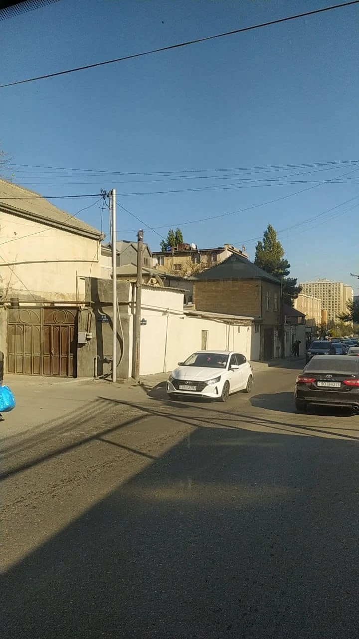 Satılır obyekt 70 m², İnşaatçılar m.-1 Satılır obyekt 70 m², İnşaatçılar m.-1