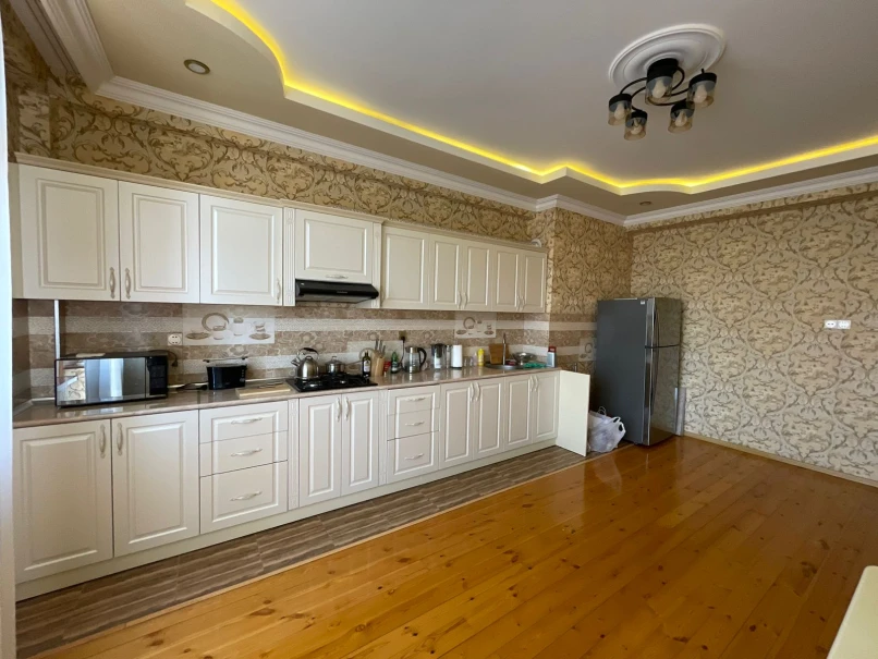 İcarə yeni tikili 3 otaqlı 140 m², Şah İsmayıl Xətai m.-1