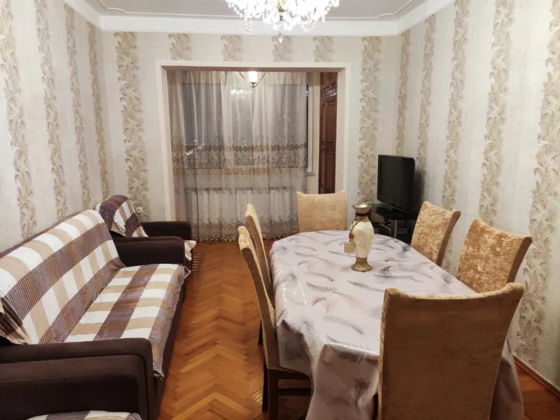 Satılır köhnə tikili 2 otaqlı 60 m², Yasamal r.-1