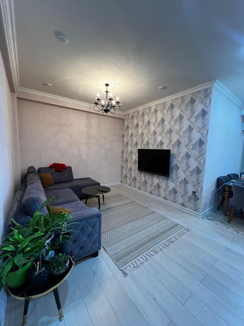 Satılır yeni tikili 2 otaqlı 60 m²,  İnşaatçılar m.-1