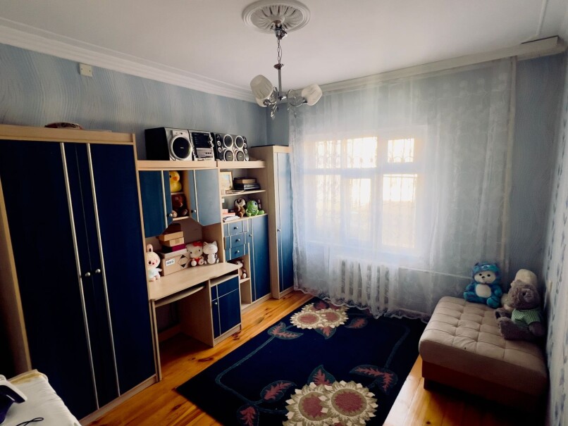 Satılır köhnə tikili 4 otaqlı 110 m²,  İnşaatçılar m.-1