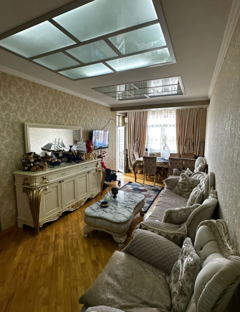 Satılır yeni tikili 3 otaqlı 80 m²,  İnşaatçılar m.-1