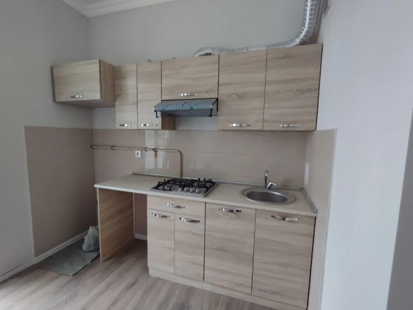 İcarə yeni tikili 3 otaqlı 85 m², İnşaatçılar m.-1