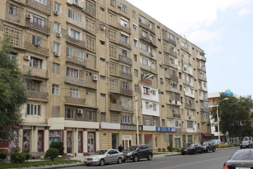 Satılır köhnə tikili 2 otaqlı 75 m², Gənclik m.-1