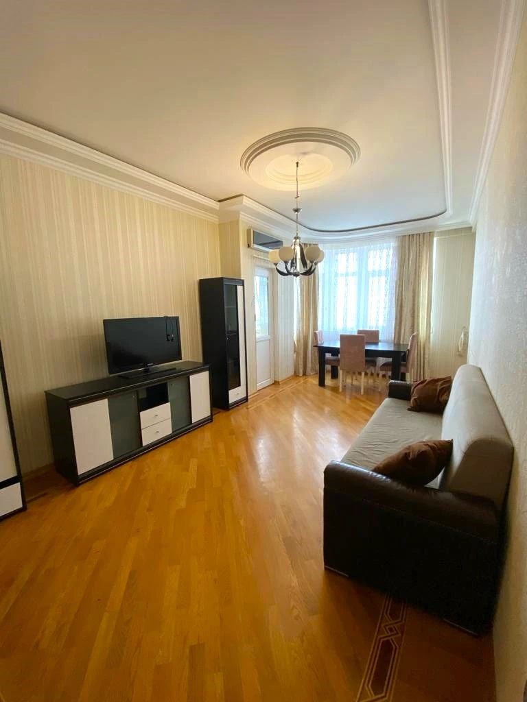 İcarə yeni tikili 3 otaqlı 100 m², İnşaatçılar m.-1