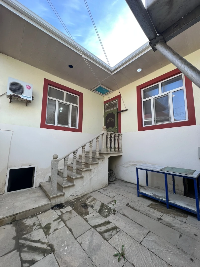 Satılır ev/villa 3 otaqlı 130 m², Azadlıq prospekti m.-1