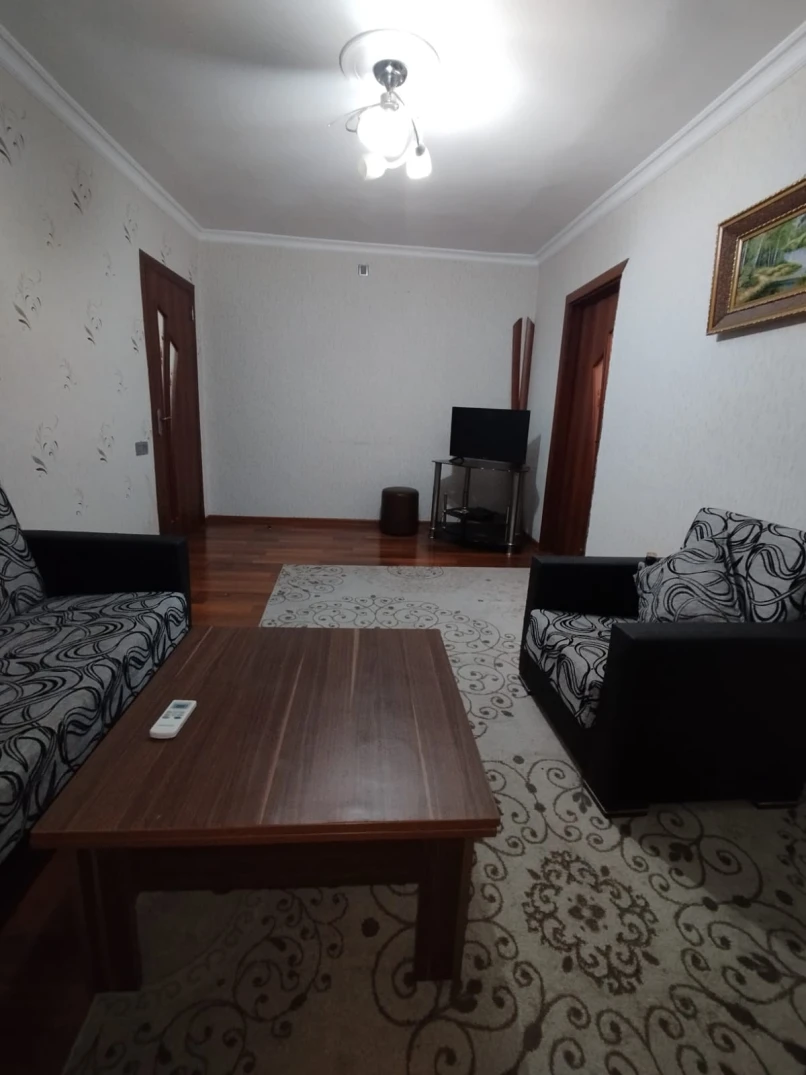 İcarə köhnə tikili 2 otaqlı 52 m²,  Nəriman Nərimanov m.-1