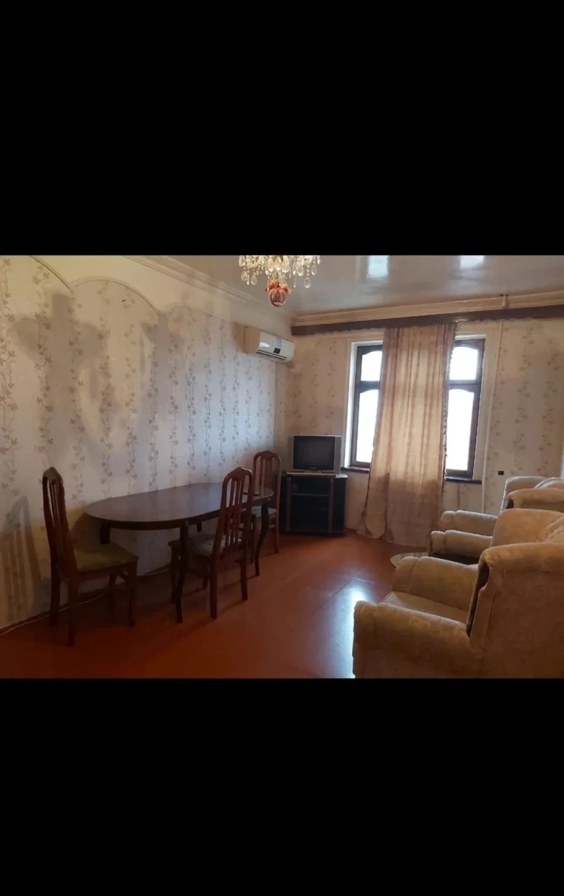 İcarə köhnə tikili 2 otaqlı 60 m², Əhmədli m.-1