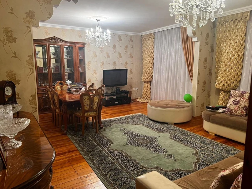 Satılır yeni tikili 5 otaqlı 120 m², İnşaatçılar m.-1