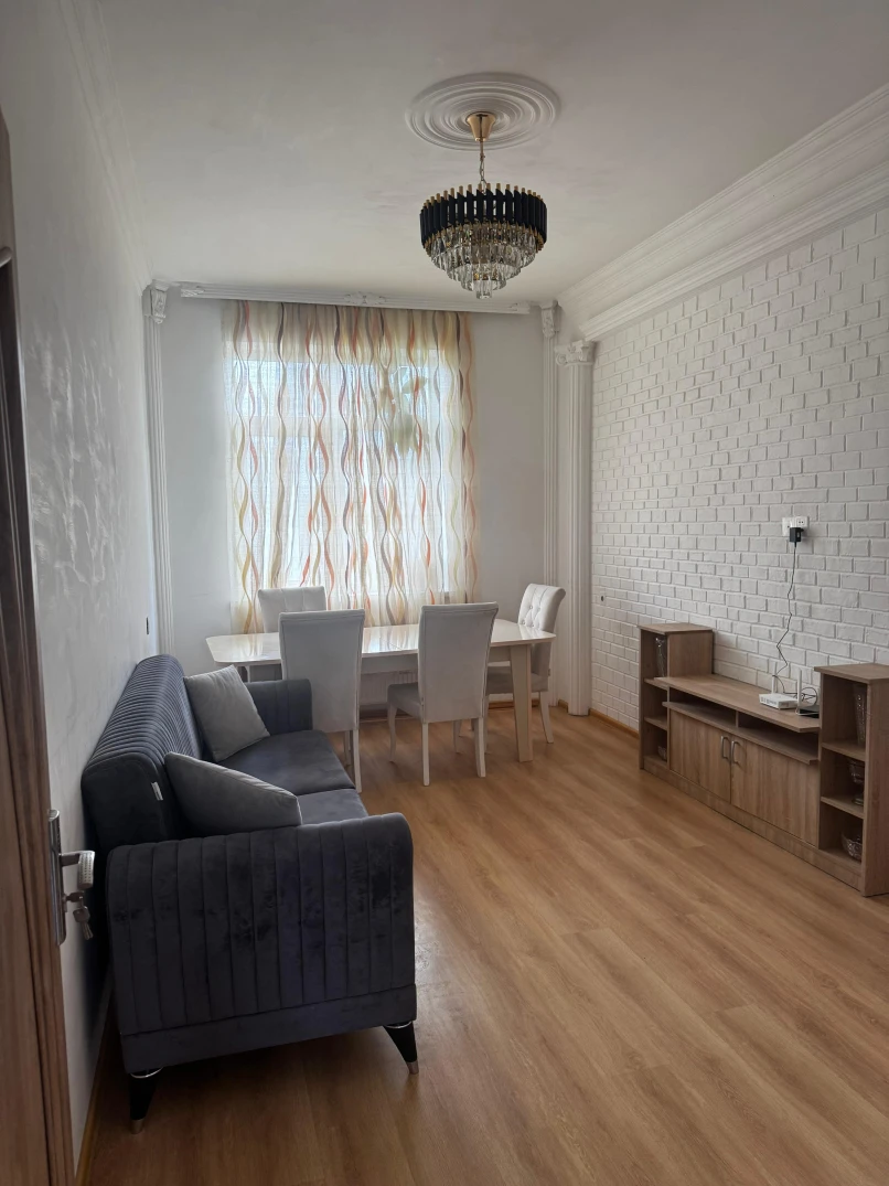 Satılır yeni tikili 2 otaqlı 60 m²,  İnşaatçılar m.-1