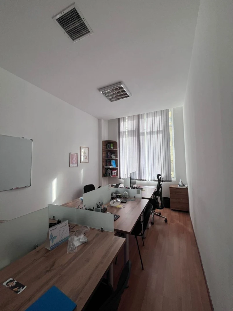 İcarə ofis 6 otaqlı 111 m²,  28 May m.-1