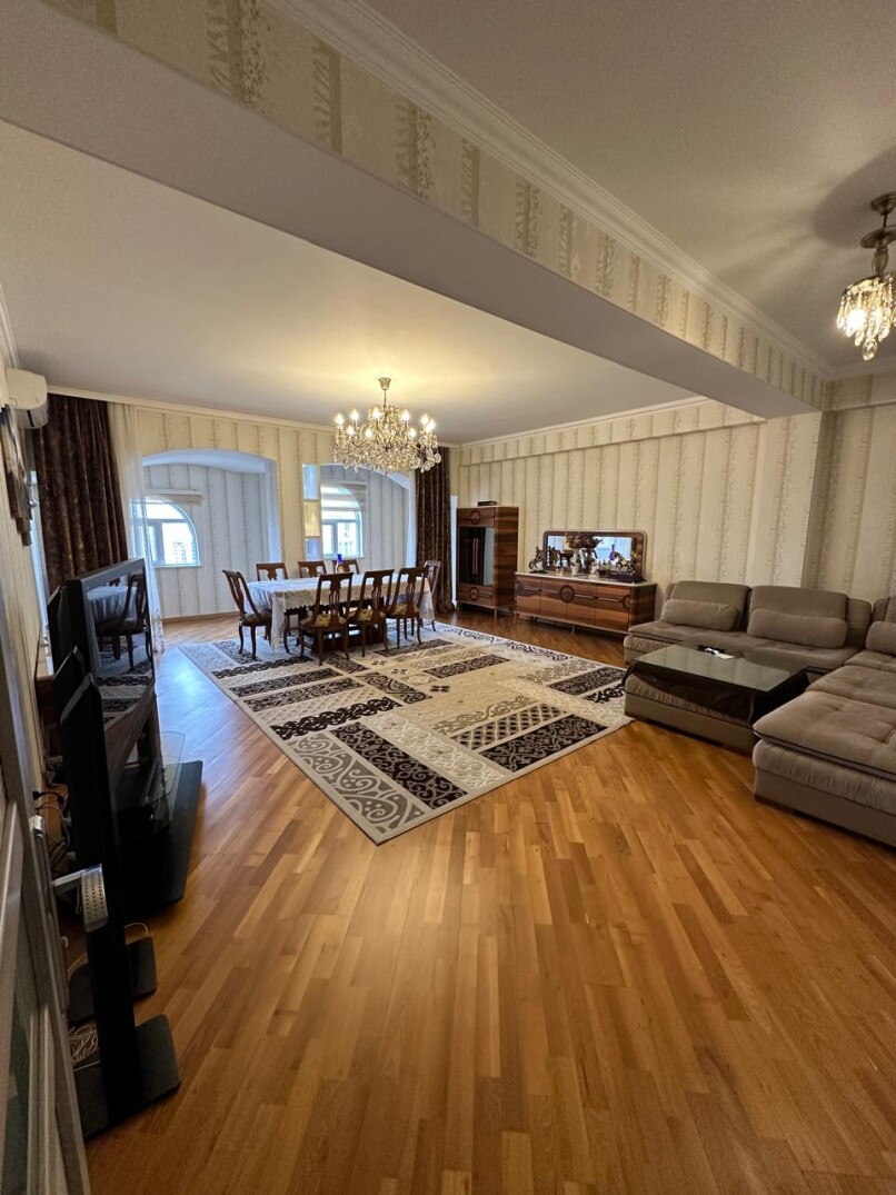 Satılır yeni tikili 4 otaqlı 200 m²,  Memar Əcəmi m.-1