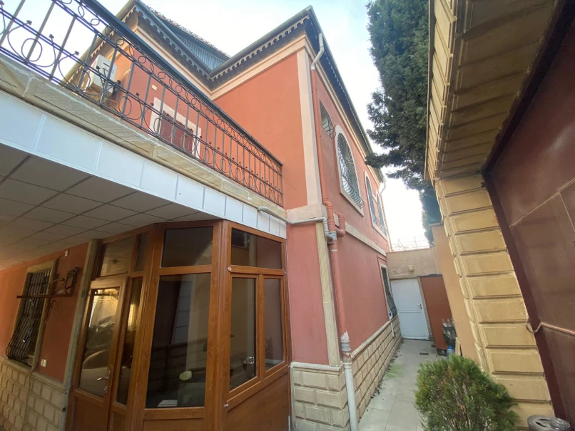 Satılır ev/villa 5 otaqlı 220 m², Əhmədli q.-1