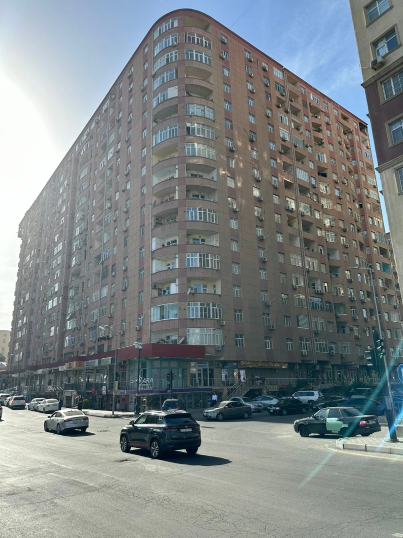 Satılır yeni tikili 2 otaqlı 60 m², İnşaatçılar m.-1