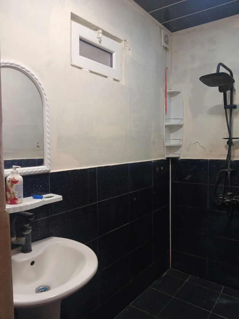 İcarə köhnə tikili 2 otaqlı 60 m², İnşaatçılar m.-1 İcarə köhnə tikili 2 otaqlı 60 m², İnşaatçılar m.-1