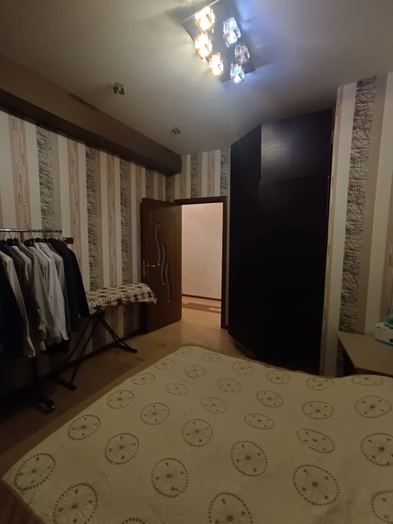 Satılır yeni tikili 3 otaqlı 105 m², İnşaatçılar m.-1 Satılır yeni tikili 3 otaqlı 105 m², İnşaatçılar m.-1