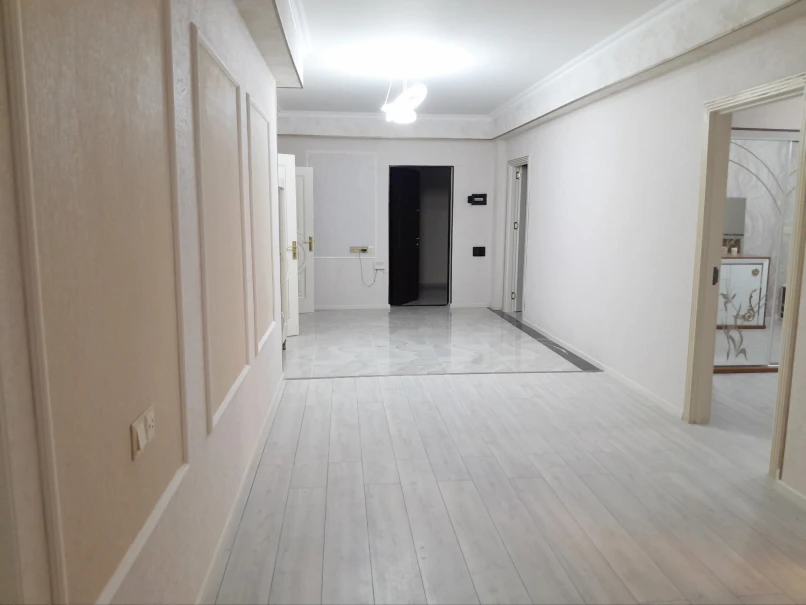 Satılır yeni tikili 3 otaqlı 145 m², Xalqlar Dostluğu m.-1