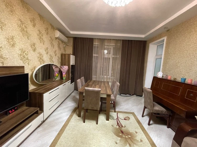 Satılır yeni tikili 2 otaqlı 60 m², Azadlıq prospekti m.-1