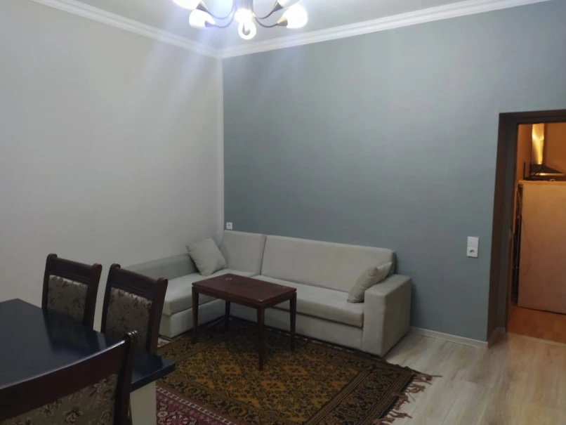 İcarə köhnə tikili 2 otaqlı 50 m²,  Bakıxanov-1