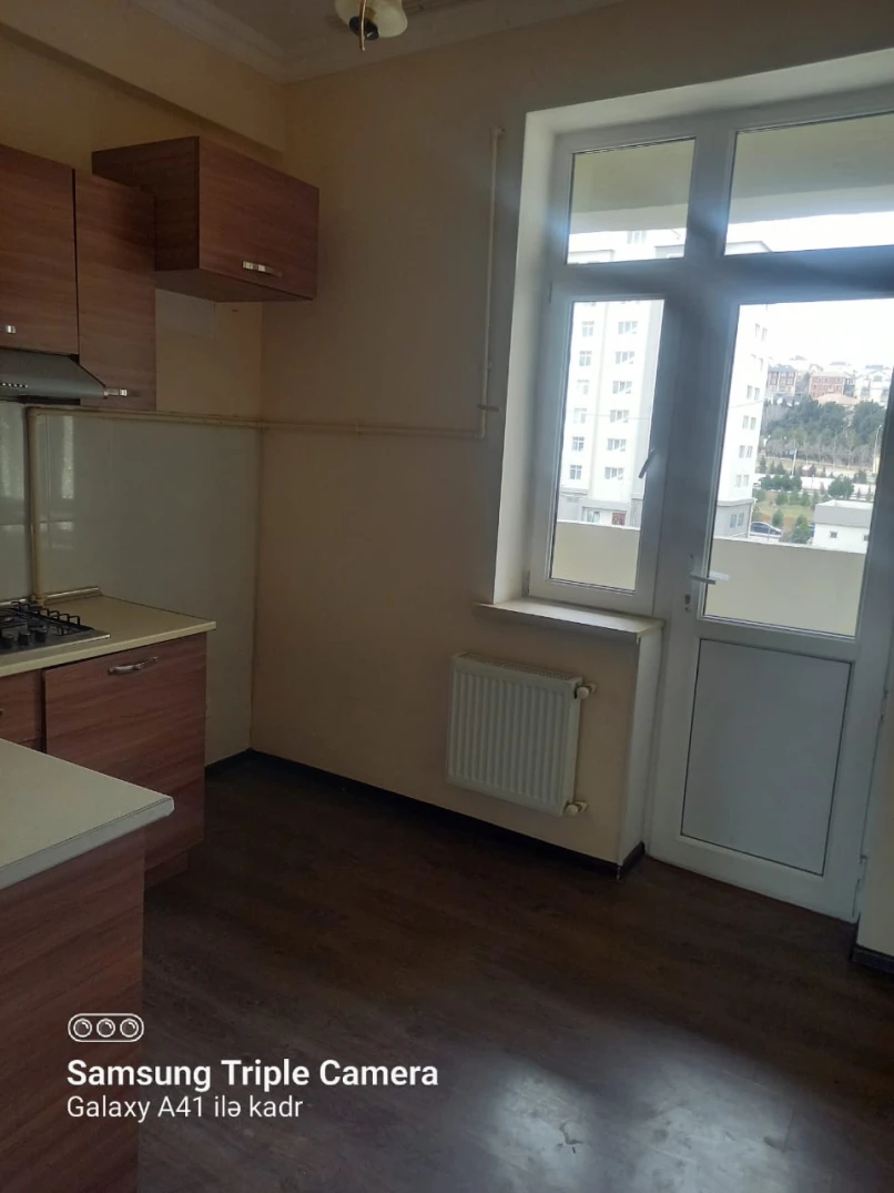 Satılır yeni tikili 2 otaqlı 60 m², İnşaatçılar m.-1