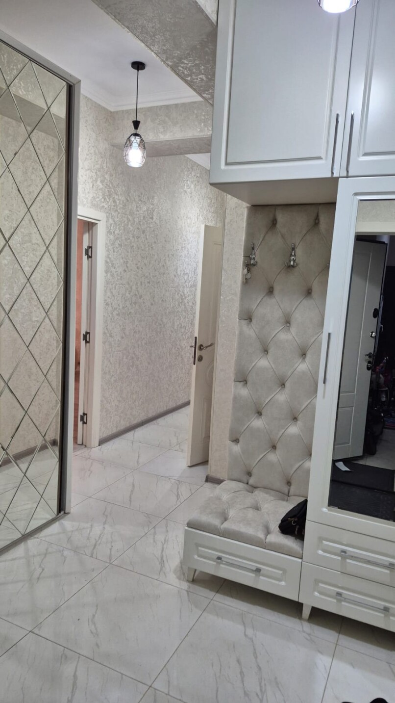 Satılır yeni tikili 2 otaqlı 65 m²,  İnşaatçılar m.-1