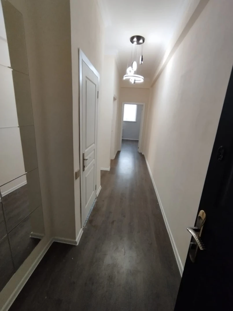 Satılır yeni tikili 2 otaqlı 60 m², İnşaatçılar m.-1