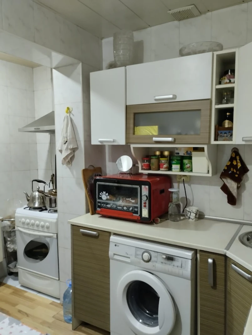 Satılır köhnə tikili 3 otaqlı 85 m², Azadlıq prospekti m.-1