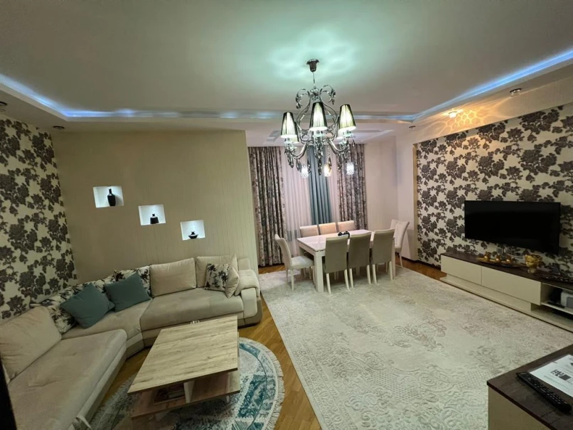 Satılır yeni tikili 3 otaqlı 125 m², İnşaatçılar m.-1