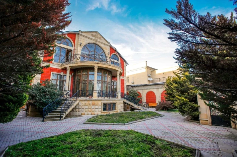 İcarə ev/villa 10 otaqlı 900 m²,  Səbail-1