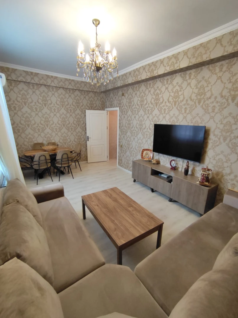 Satılır yeni tikili 2 otaqlı 60 m², İnşaatçılar m.-1