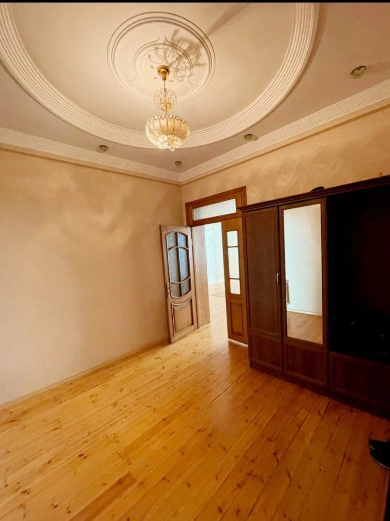 Satılır yeni tikili 4 otaqlı 220 m², Gənclik m.-1