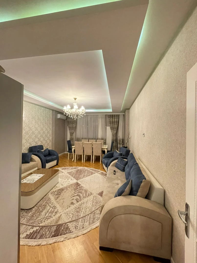 Satılır yeni tikili 3 otaqlı 132 m², İnşaatçılar m.-1