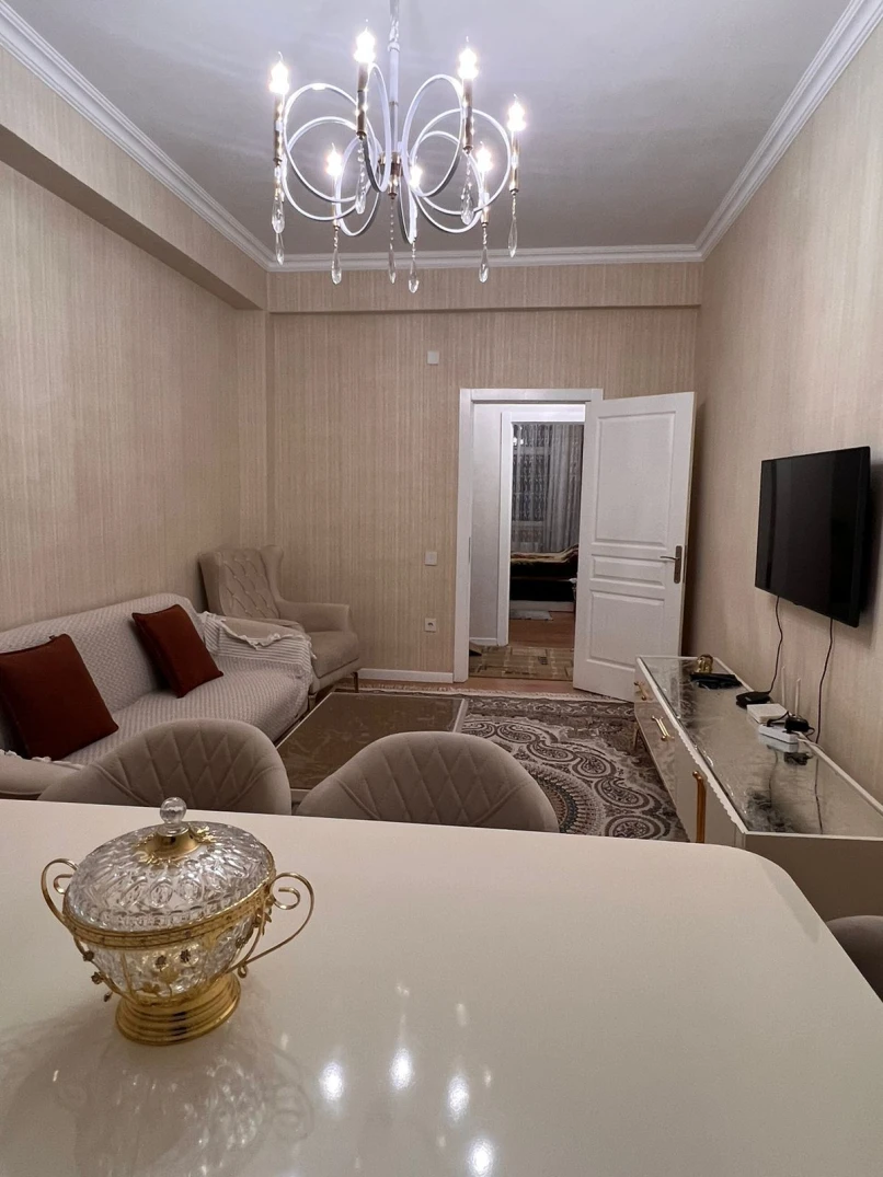 İcarə yeni tikili 3 otaqlı 85 m², İnşaatçılar m.-1